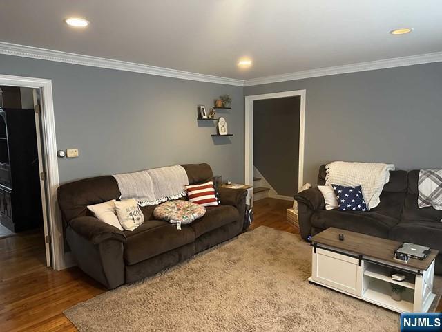 House for sale in Elmwood Park, New Jersey