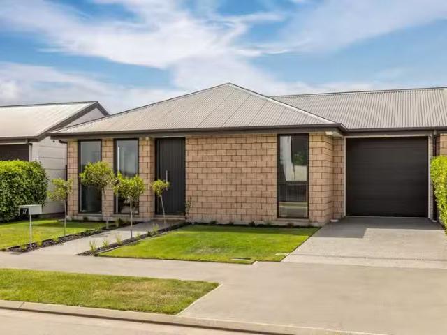 House for sale in Chaslands, Canterbury