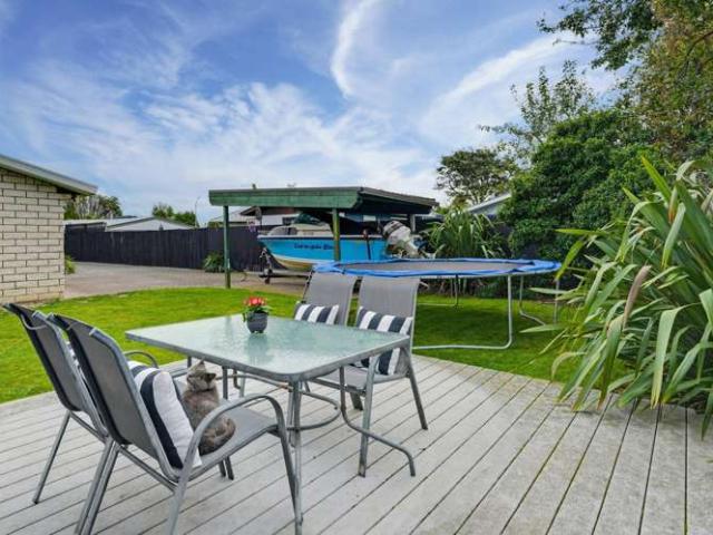 House for sale in Woodend, Canterbury