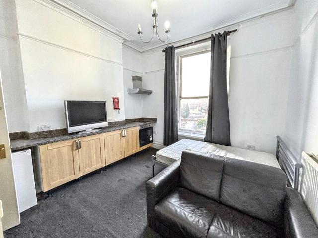 Studio for rent in Feckenham, City Of Bristol