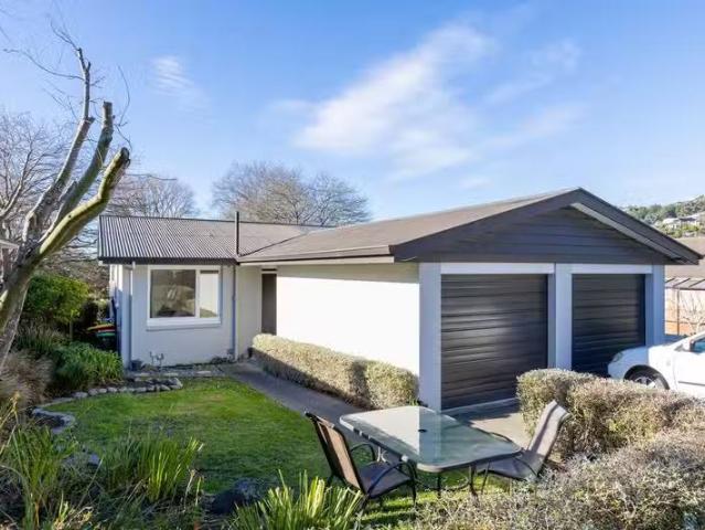 House for sale in Chaslands, Canterbury