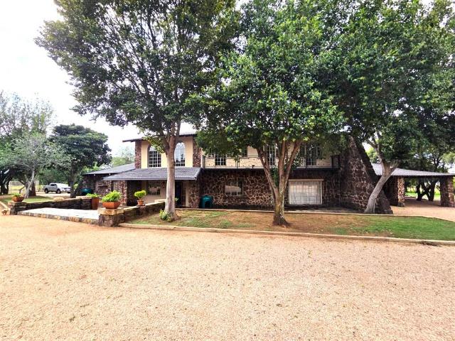 Farm for sale in Waterkloof, Gauteng