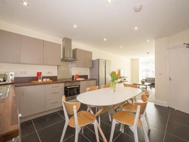 House for rent in Hyde Park, Leeds