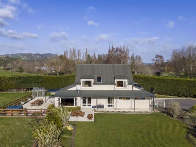 House for sale in Otakou