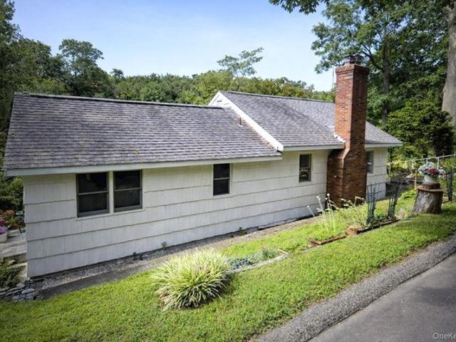 House for sale in Smithtown, New York