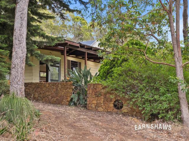 House for sale in Mundaring, Mount Helena