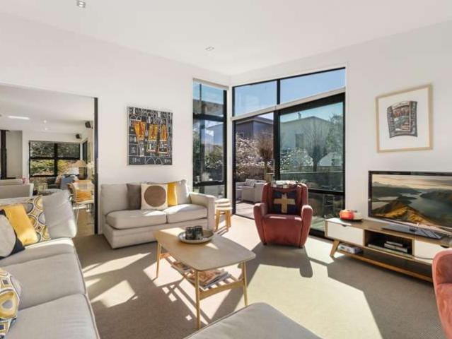 House for sale in Otakou
