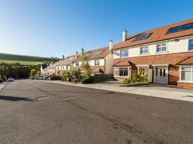 Detached House for sale in Carrigaline, County Cork