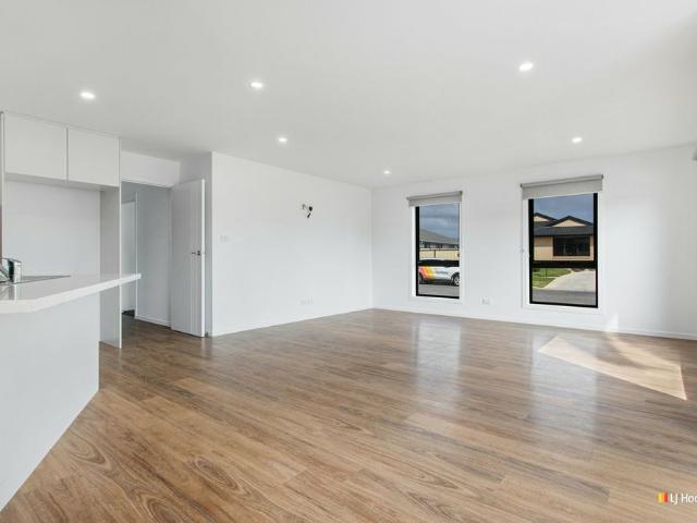 Apartment for rent in Shearwater, Tasmania