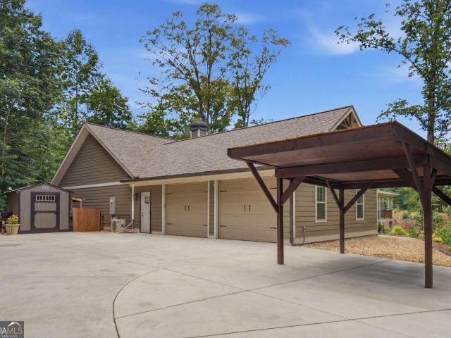 House for sale in Dahlonega, Georgia
