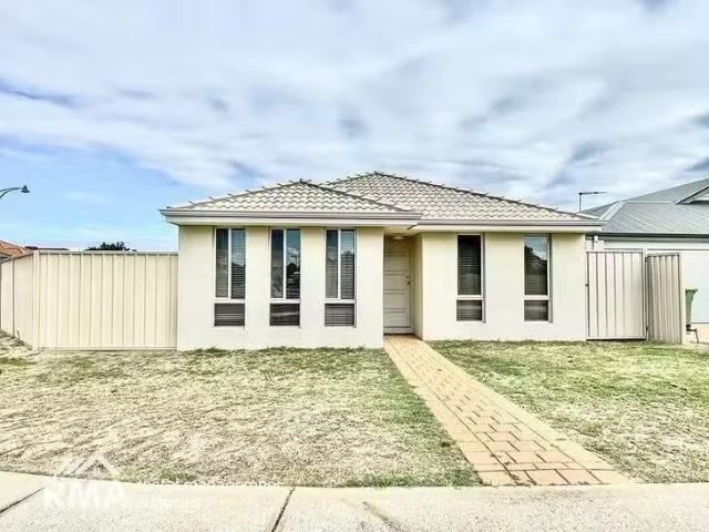 House for rent in Secret Harbour