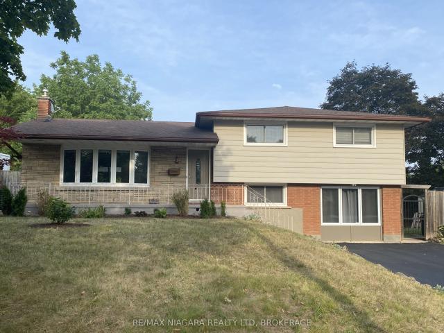 Duplex for sale in Niagara, Ontario