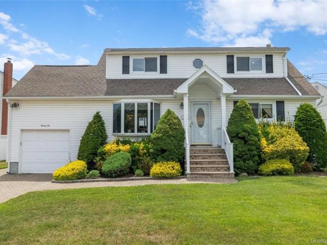 House for sale in Babylon, New York
