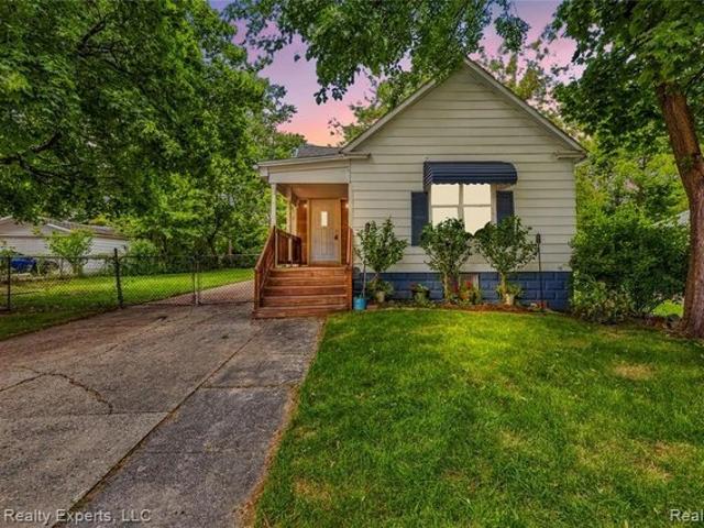 House for sale in Martin Luther King, Mount Clemens