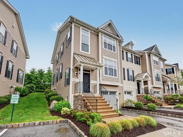 Townhouse for sale in Danbury, Connecticut