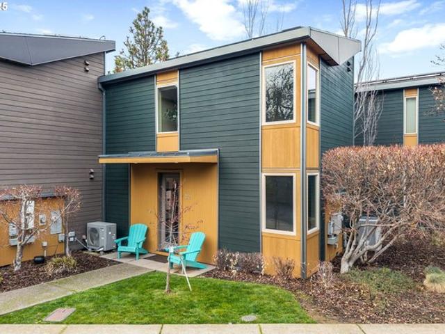Condo for sale in Oregonia