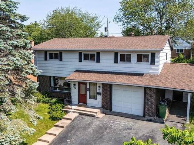 House for sale in Sheffield, Halifax