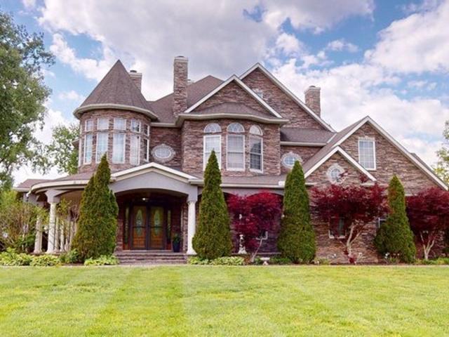 House for sale in Warrensburg, Missouri