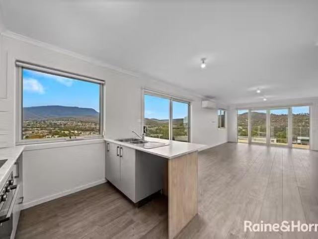 House for rent in Kingston, Tasmania