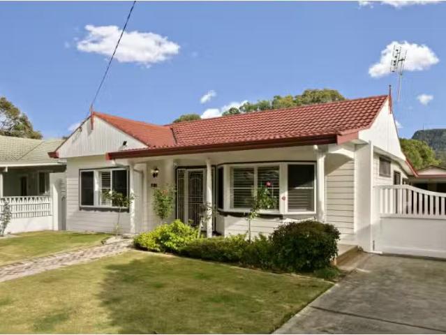 House for rent in Wollongong West, New South Wales