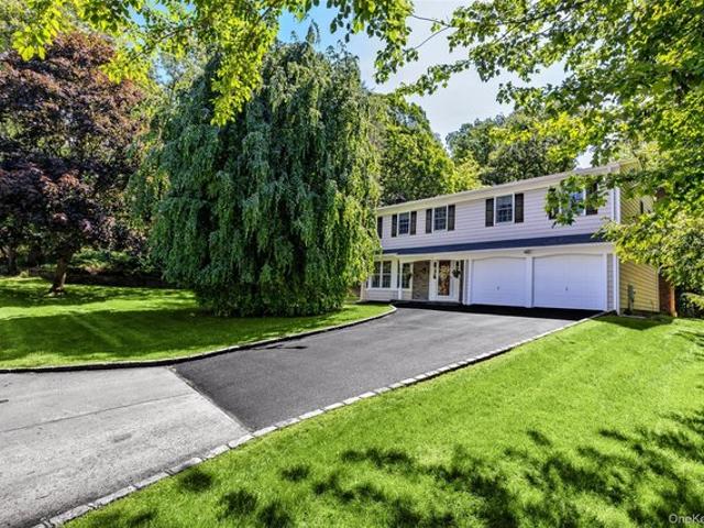 House for sale in Miller Place, New York