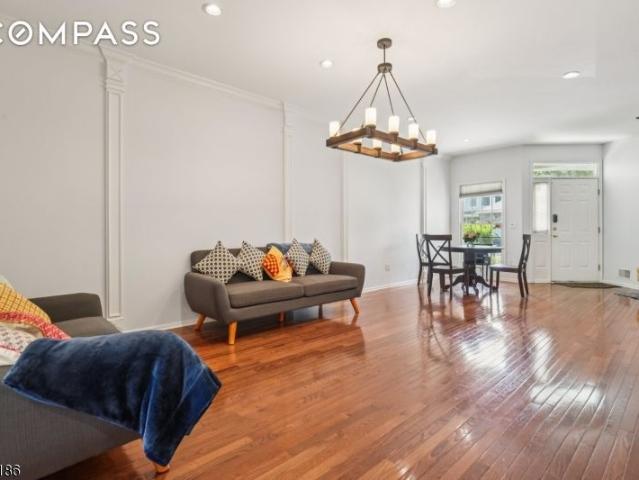 Townhouse for rent in Livingston