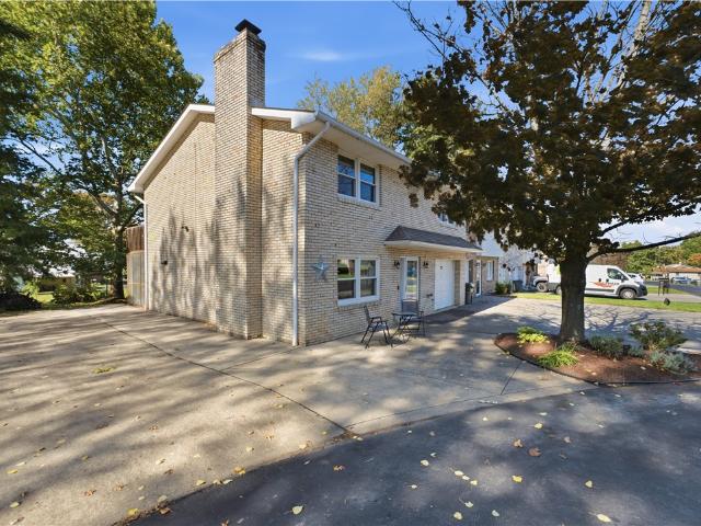 Townhouse for sale in Saxonburg, Butler County