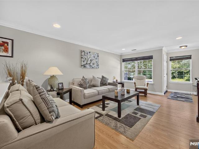 Townhouse for sale in Lake Hopatcong, New Jersey