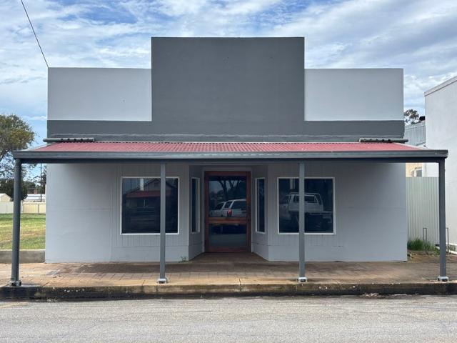 Retail for sale in Cummins, South Australia