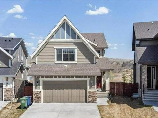 House for sale in Cochrane, Alberta