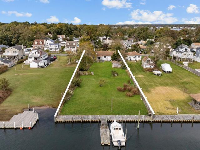 House for sale in Mastic Beach, Town of Brookhaven