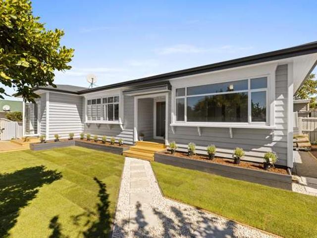 House for sale in Chaslands, Canterbury
