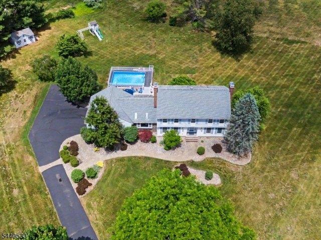 House for sale in Neshanic Station, New Jersey