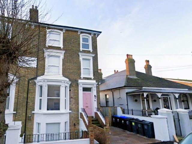 Apartment for rent in West Cliff, Acol