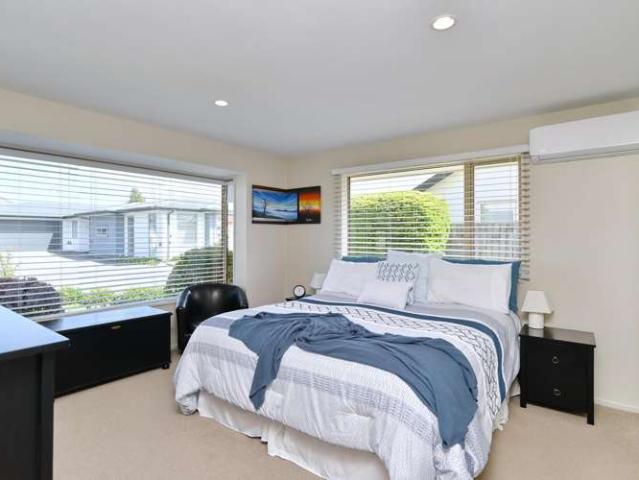 House for sale in Chaslands, Canterbury
