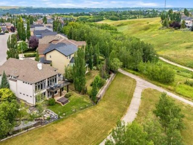 House for sale in Tuscany, Calgary