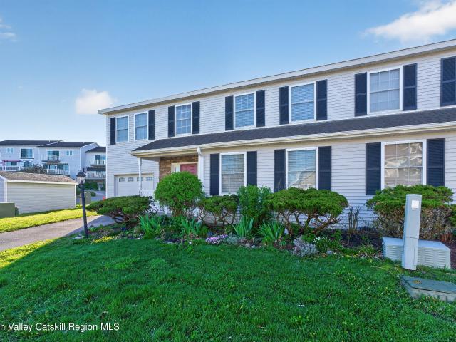 Townhouse for sale in Hudson, New York