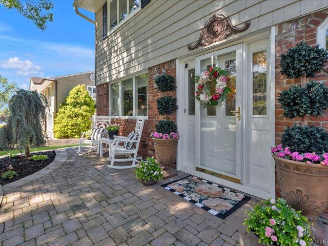 House for sale in Smithtown, New York