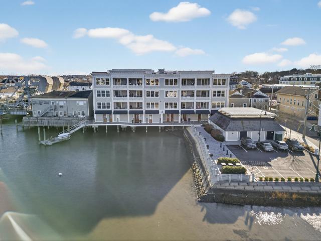 Condo for sale in Groton, Connecticut