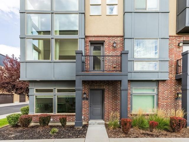 Townhouse for sale in Murray, Utah
