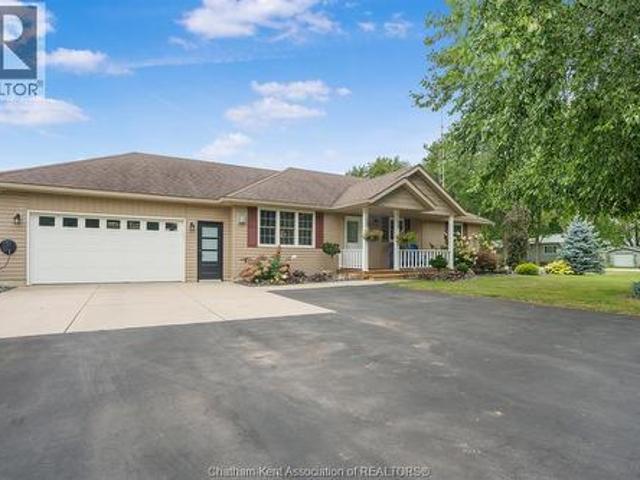 House for sale in Chatham–kent, Ontario