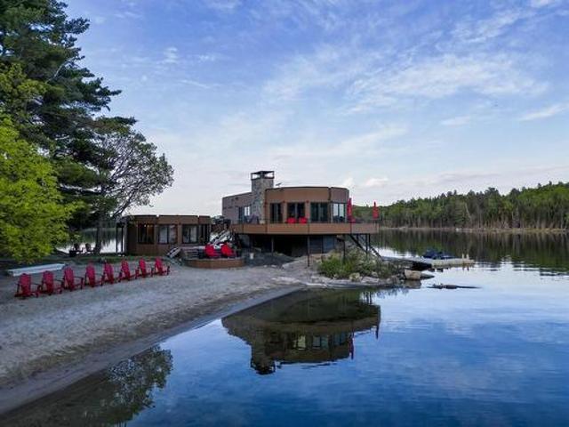 House for sale in Ontario
