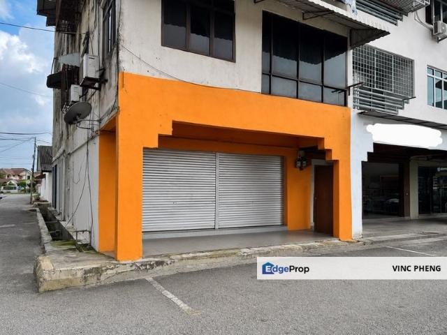 Shop for sale in Malaka