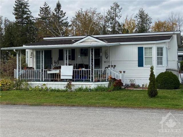 House for sale in Ashton