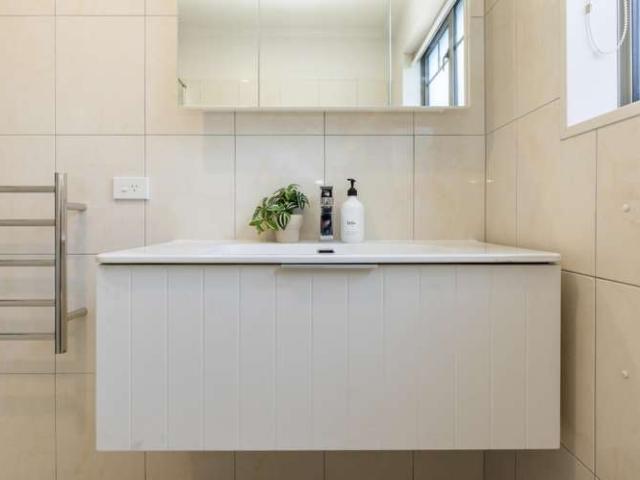 Townhouse for sale in Canterbury