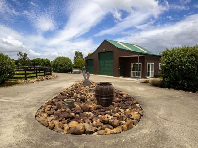 House for sale in Awhitu