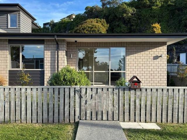 Apartment for rent in Chaslands, Canterbury