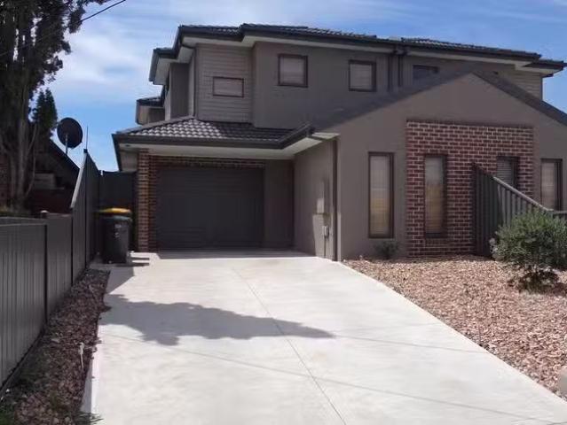 Apartment for rent in Kings Park, Victoria