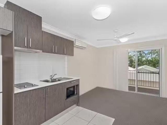 Apartment for rent in Oonoonba, Queensland