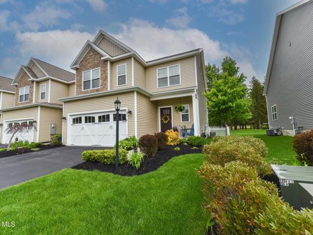 Townhouse for sale in Saratoga, New York